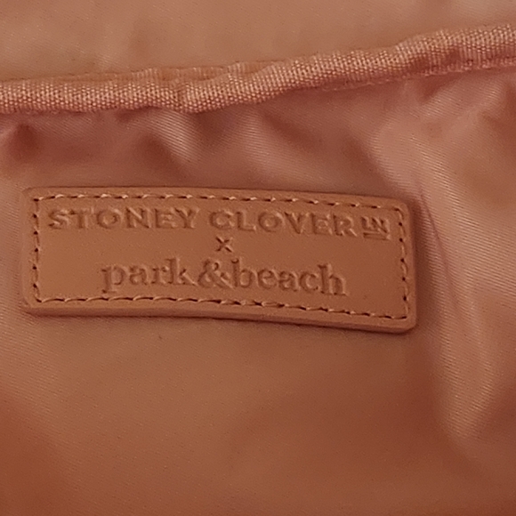 Stoney Clover Ln - Park & Beach jumbo fanny pack - Picture 6 of 13